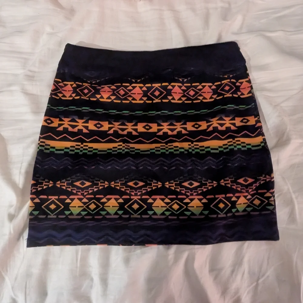 Nollie Black and Orange Geometric Pencil Skirt - Picture 2 of 3